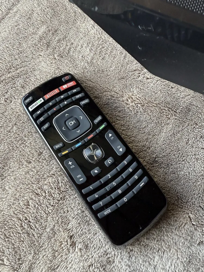 VIZIO E241I-B1 Image