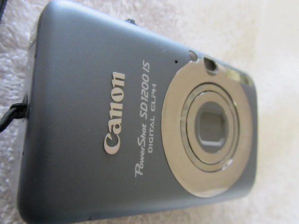 Canon PowerShot SD1200IS image