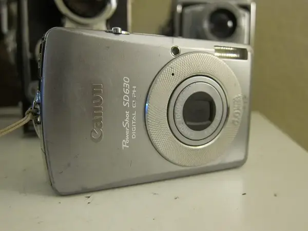 Canon PowerShot SD630 image
