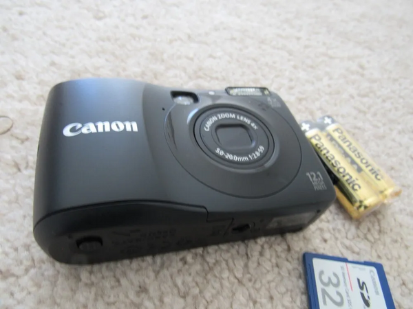 Canon PowerShot A1200 image