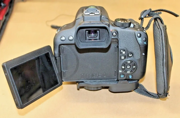 Canon 800D image