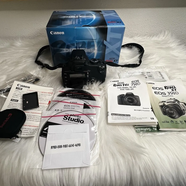 Canon Rebel XT image