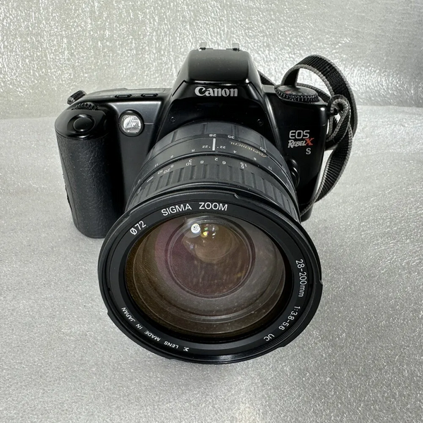 Canon Rebel XT Silver EFS image