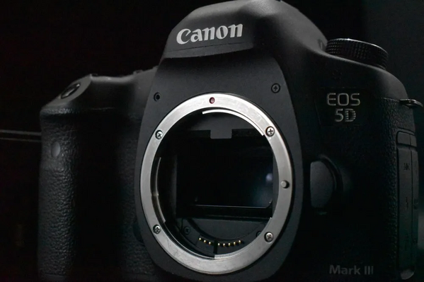 Canon EOS 5D MARK III image