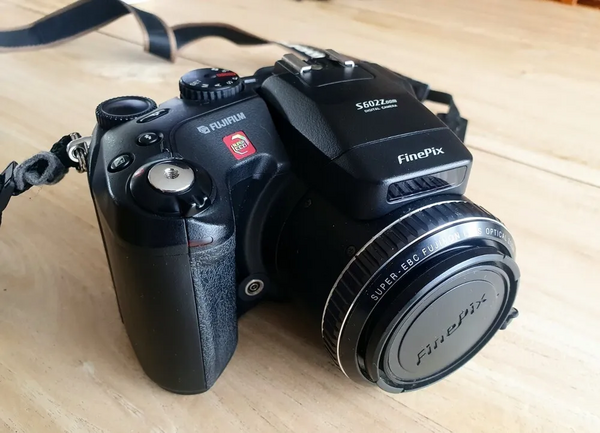 Fuji S602 Zoom image