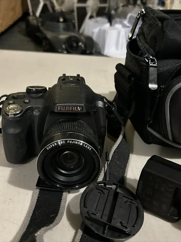Fujifilm SL240 image