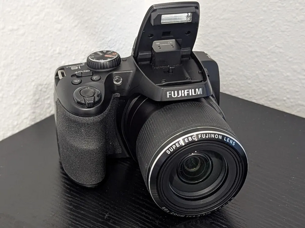 Fujifilm S9400W image