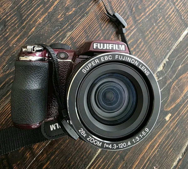 Fujifilm FinePix S4400 image