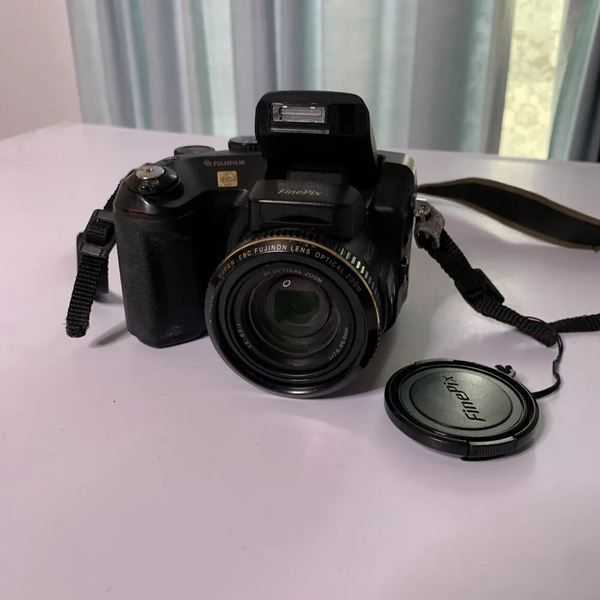 Fujifilm FinePix S7000 image