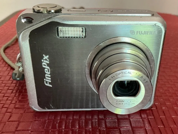 Fujifilm V10 image