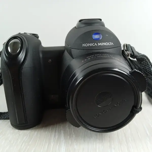 Konica Minolta Z3 image