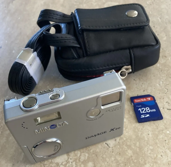 Minolta DiMAGE A200 image