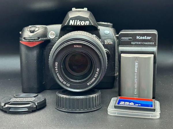Nikon D70s image