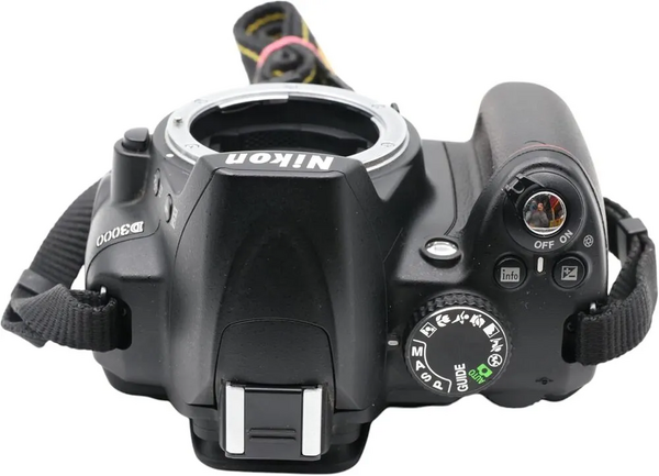 Nikon D3000 18-55mm Kit image