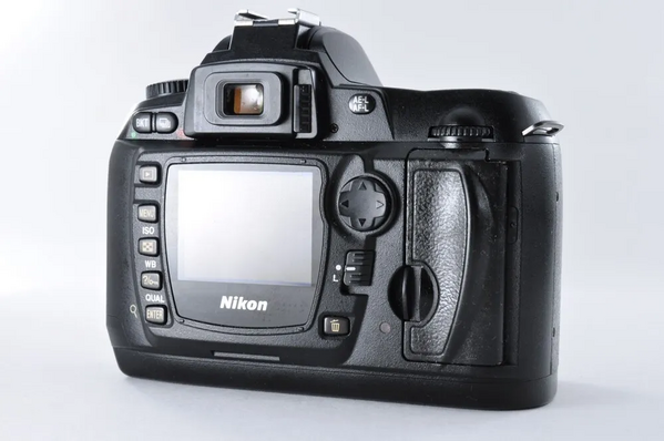 Nikon D70s image