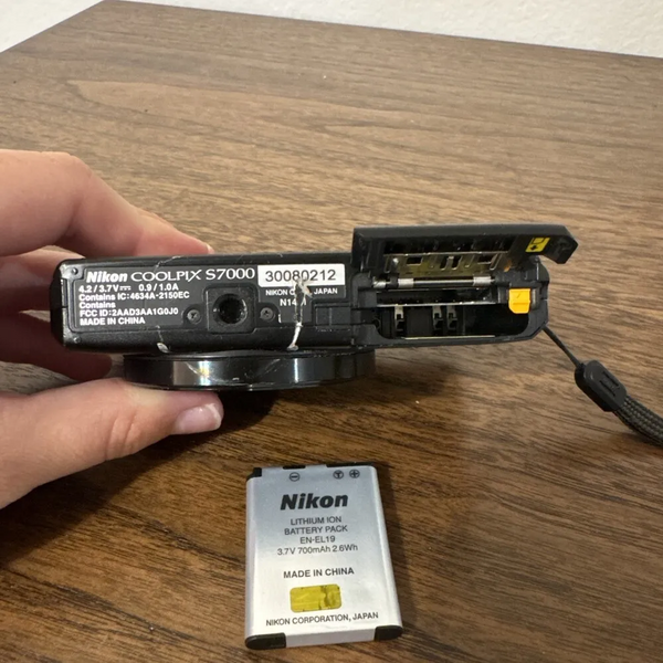 Nikon Coolpix S7000 image
