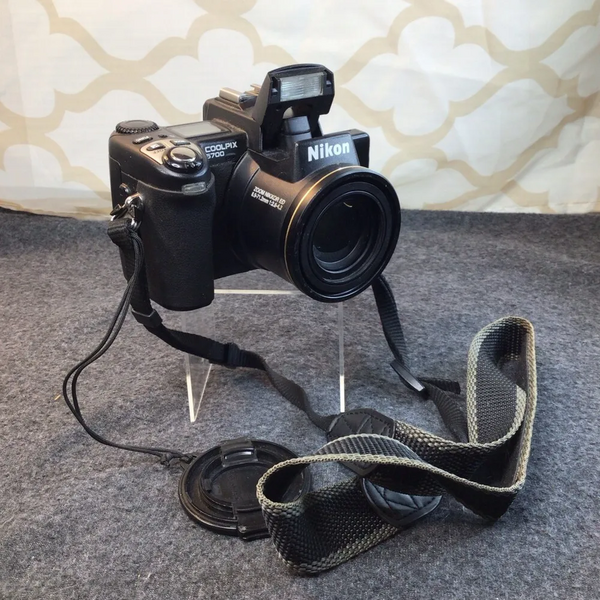 Nikon 5700 image