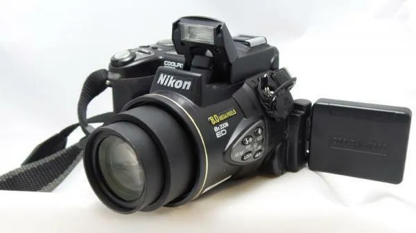 Nikon Coolpix 8700 image