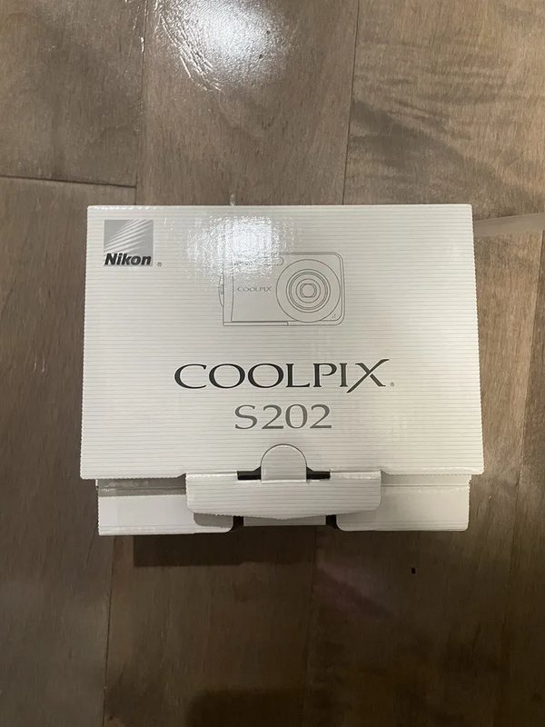 Nikon S202 image