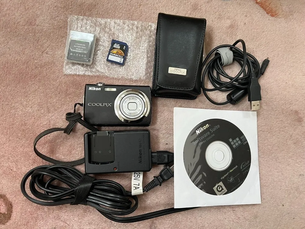 Nikon Coolpix S220 image