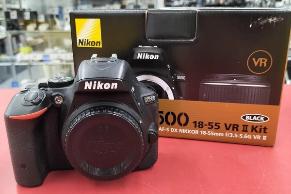 Nikon D5500 18-55 VR II Kit image