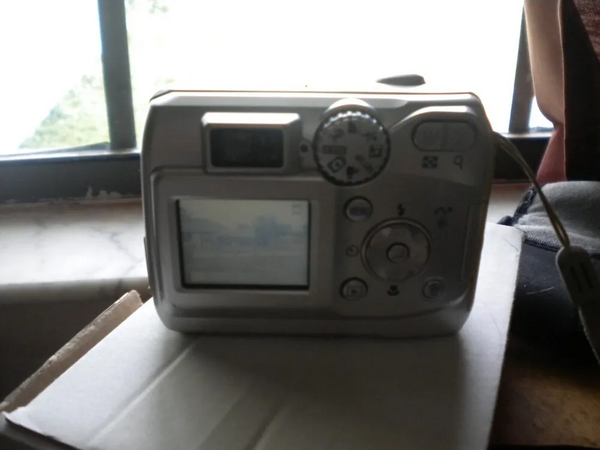 Nikon Coolpix 3200 image