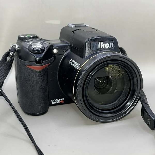 Nikon Coolpix 8800 image