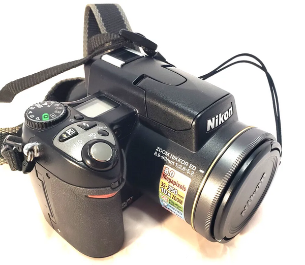 Nikon Coolpix 8800 image