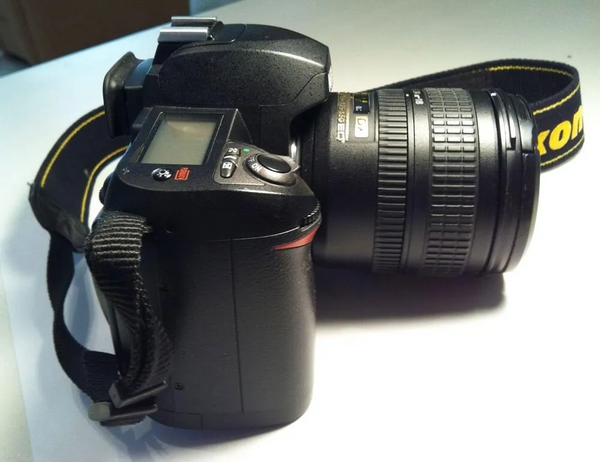 Nikon D70S image