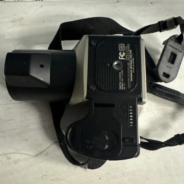 Olympus C-2500L image