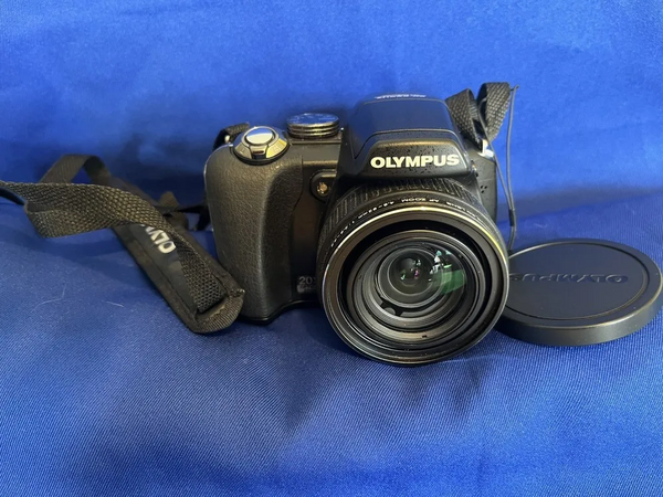 Olympus SP-565 UZ image