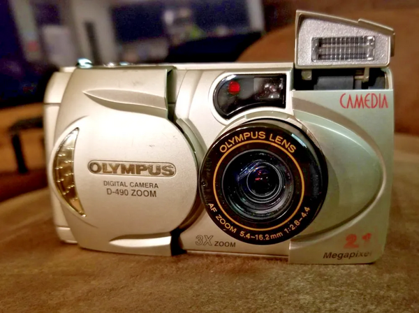 Olympus D-490 image