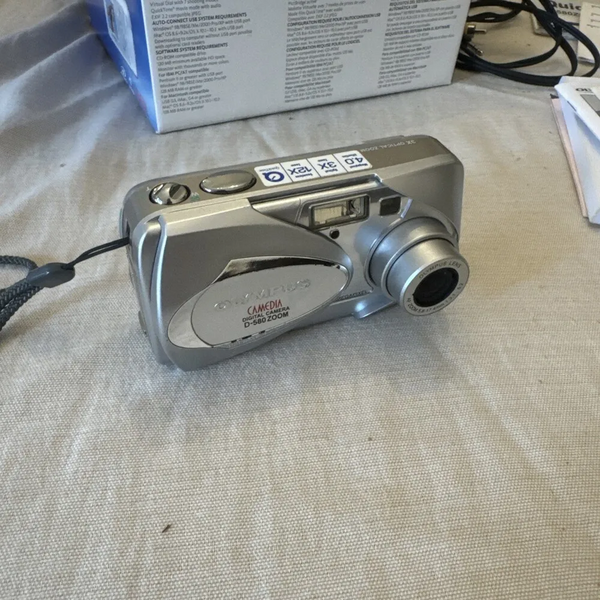 Olympus D-580 Zoom image