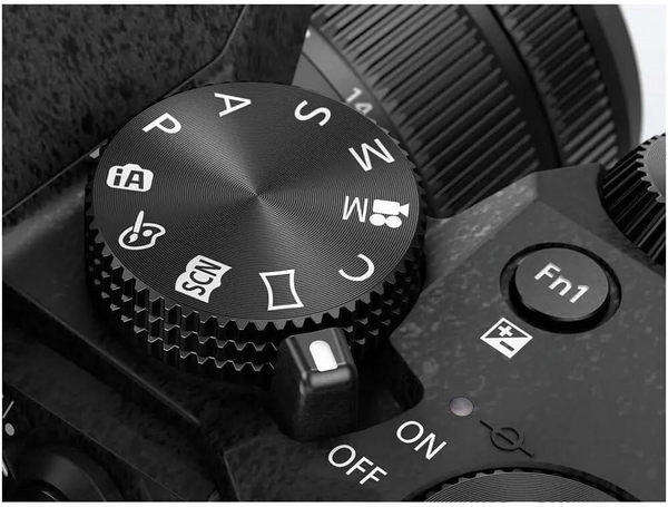 Panasonic Lumix DMC-G70 image