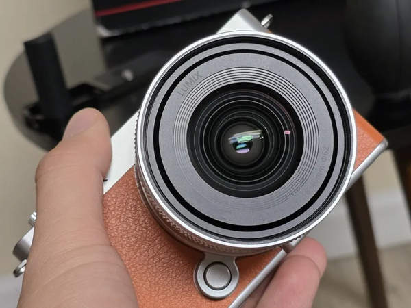 Panasonic Lumix s9 wide angle zoom lens kit image