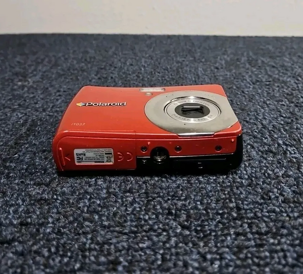 Polaroid I1037 image