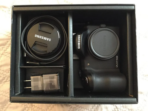 Samsung Galaxy NX image