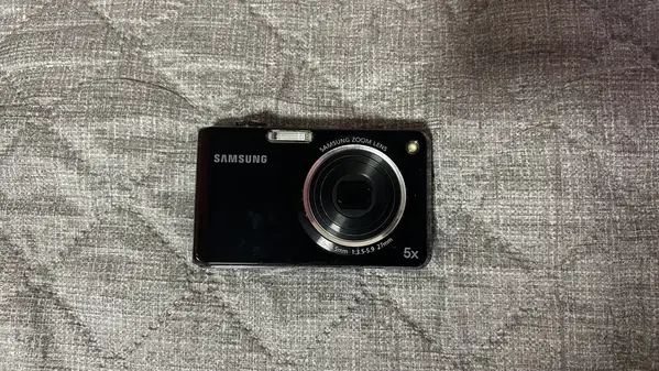 Samsung PL100 image