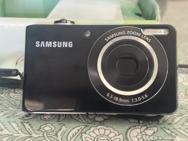 Samsung Pl100 image