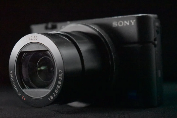 Sony DSCRX100 III image