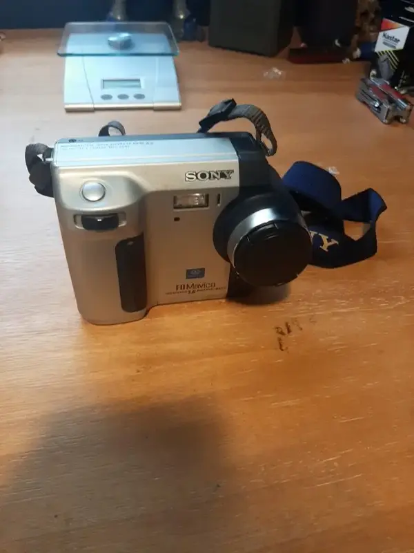 Sony Mvc-fd92 image