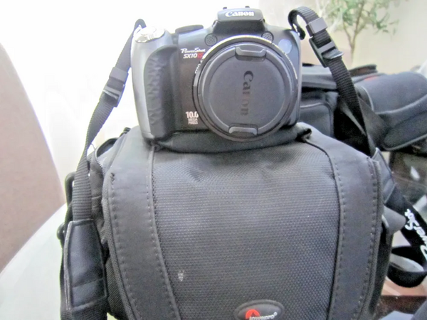 Sony PowerShot SX10 IS image
