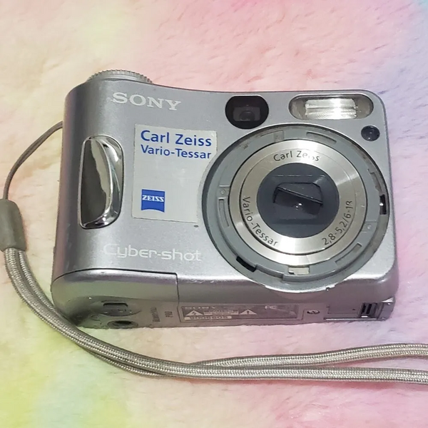 Sony DSC-S60 image