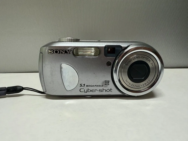 Sony Cyber-shot DSC-P93 image