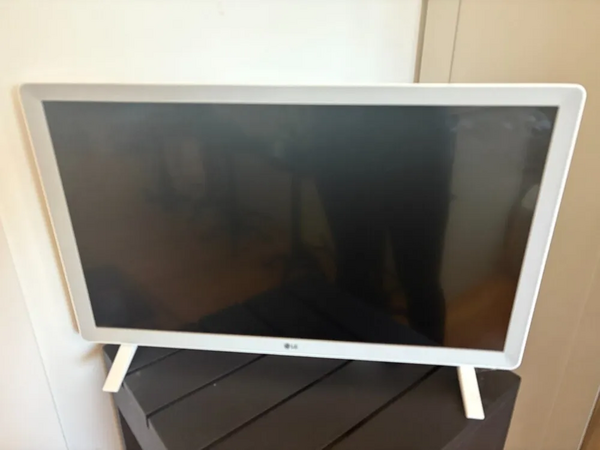 LG 24LM520S-WU image
