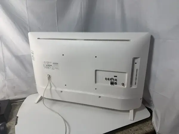 LG 32LM620BPUA image