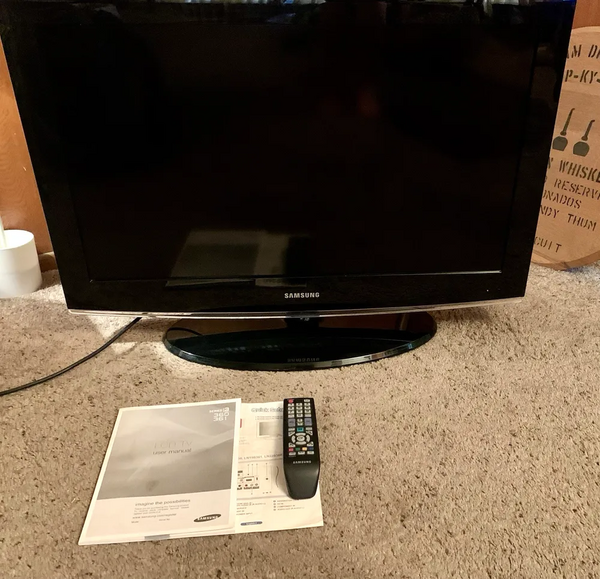Samsung LN32B360 image
