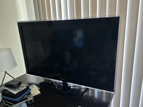 Samsung LN40E550 image