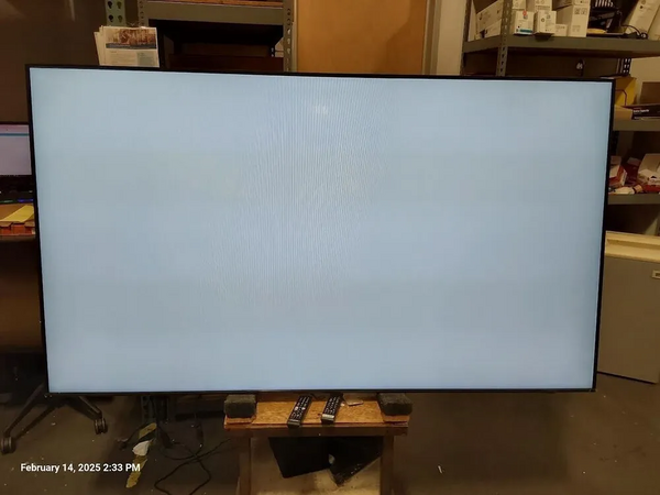 Samsung Qn85q60d image