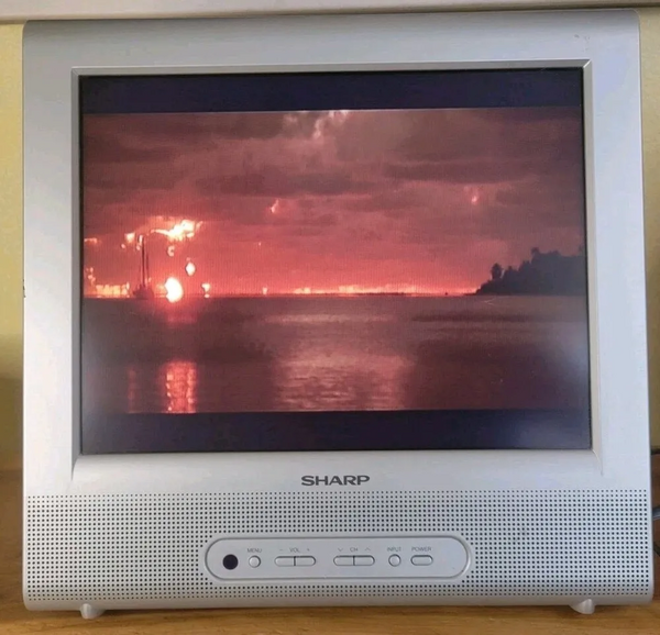 Sharp LC13AV4U image